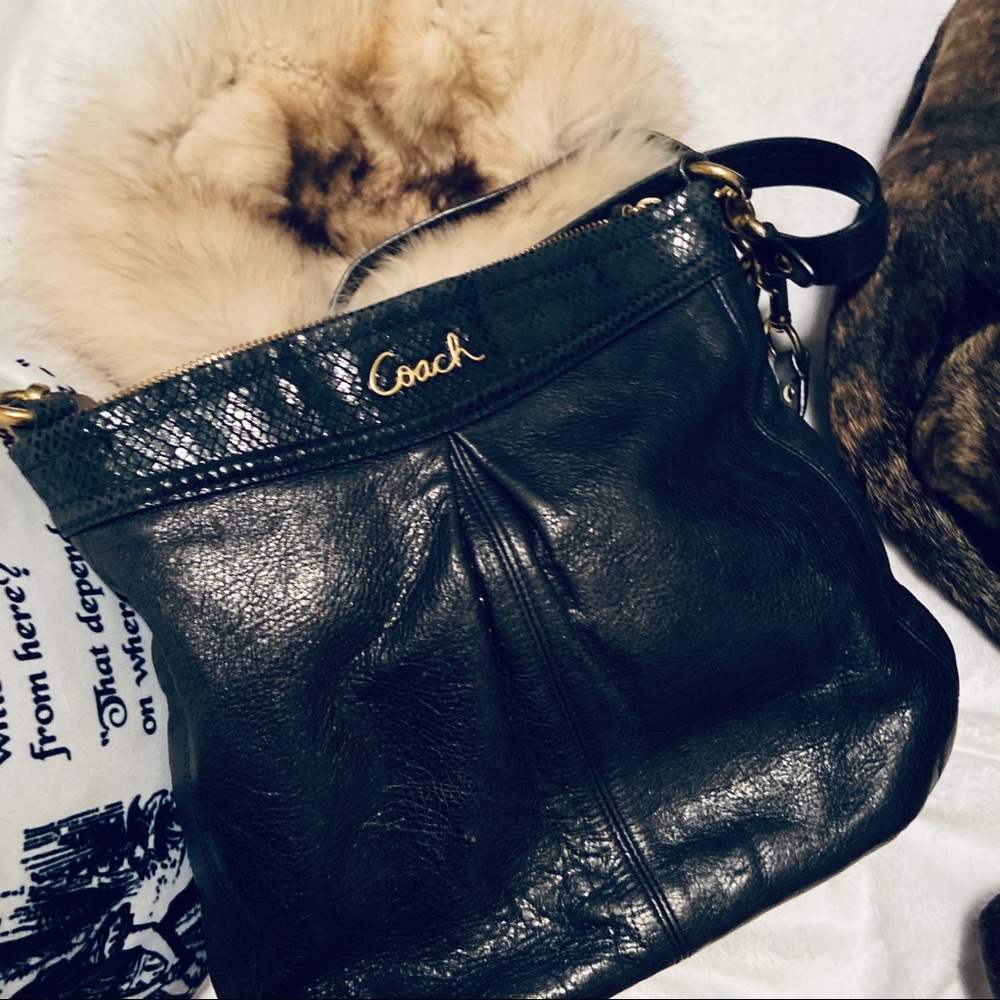 Authentic Coach Black Leather Shoulder Bag